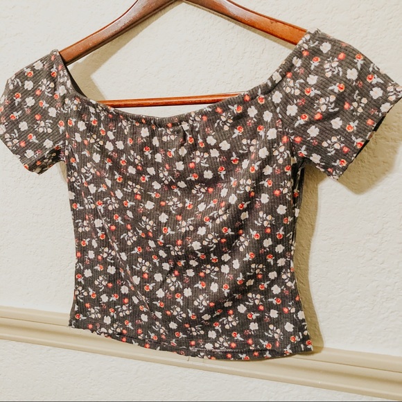 Floral Off the Shoulder Crop Top - Picture 3 of 4